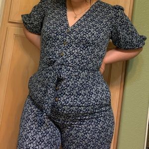 Blue floral jumpsuit puff sleeves